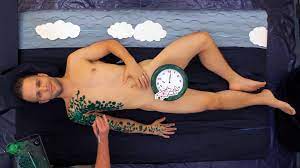 OMG, he sings in the nude... with body paint: Tom Goss - OMG.BLOG