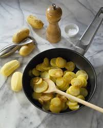 Salade De Pommes De Terre A L Aneth Pour 4 Personnes Recettes Elle A Table Recette Salade Pomme De Terre Salade Pomme Pomme De Terre