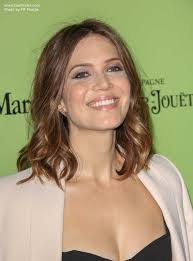 Variety of short hairstyles mandy moore hairstyle ideas and hairstyle options. Mandy Moore Long Curly Bob With The Hair Cut At The Shoulders