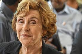 Mardi 2 septembre, edith cresson, (premier ministre de 1991 à 1992 et commissaire européenne à la recherche aux sciences et technologies de 1995 à 1999). Edith Cresson Va Bien Merci Pour Elle Alexis Ceron Minurne Resistance