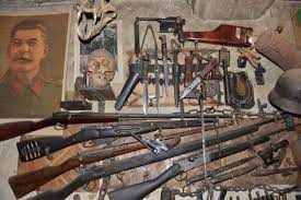 11:25в центре киева нашли арсенал оружия и боеприпасов. Arsenal Oruzhiya I Nacistskuyu Literaturu Nashli U Zhitelya Gornogo Altaya