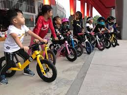 Di dalam desain grafis cuma ada 3 (tiga) bentuk. Bike8 Basikal Imbang Si Cilik