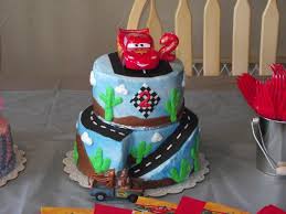 Il voulait un gâteau dinosaure pour sa fête avec les copains et un gâteau loup pour souffler. Deco De Gateau Anniversaire Garcon 2