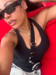 I be #outside …only for my man tho 😆 #vegas was a cute lil moment ☺️