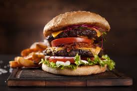 Las hamburguesas se popularizaron por primera vez en estados unidos por inmigrantes alemanes que se establecieron en cincinnati. Dia De La Hamburguesa Celebralo Con Estas Curiosidades Bartalent Lab