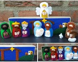 Birth Of Jesus Story With Pictures Pdf Pdf Pattern Nativity Scene Triptych Felt Diy Nativity Nativity Scene