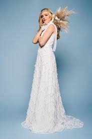 Alle neuigkeiten aus unserem atelier für brautmode, zum thema moderne brautkleider, vintage hochzeit, hochzeitsmessen und mehr. Designer Brautkleid Im Boho Look Fresh Cool Aussergewohnlich