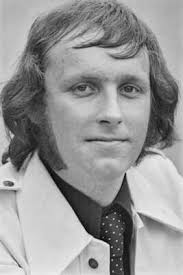 3.3m sales a day, Dacre and MacKenzie