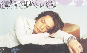 Pin By Marceline Abadeer On Hyde Hide Yoshi Larcenciel Vamps Hyde Singer Photo