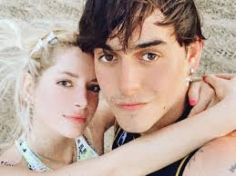 Imelda Garza, viuda de Julián Figueroa, se despide de él