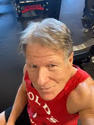 74 year-old bodybuilder's 5 mile walk in Fair Oaks California