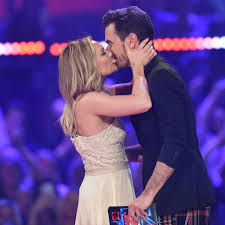 27.01.2019, 09:55 uhr manchmal sagen blicke und zärtliche gesten mehr als 1000 worte! Helene Fischer Florian Silbereisen Spricht Uber Heiratsantrag Tv