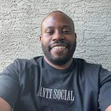 Who would win in a fight between Captain Marvel and Raven?