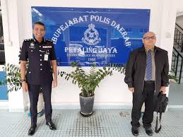Since it is located in busy chinatown parking space is limited and it may be a good idea to park in the privatised car park opposite. Aktiviti Polis Daerah Polis Daerah Petaling Jaya Facebook