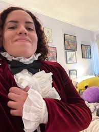 THE COMEDIAN MEDICAL EXPERT IS ON AGAIN WITH HIS STUPID BLUE SHORTS