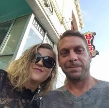 What restaurant in Charleston can seat 20 people?