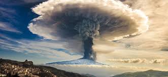 Avrupa'nın en yüksek ve en aktif yanardağı olarak etna'da 1992 yılında büyük bir patlama gerçekleşmişti. Etna Yanardagi Avrupa Da Tsunamiye Yol Acabilir