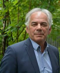 Telling Stories Bearing Witness Stimulating Engaging Living the Museum