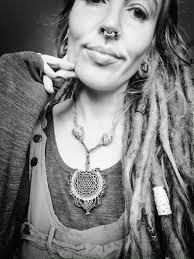 There's something powerful that happens when you sit down for a dreadlock  session. It's never just about the hair — it's about slowing down,  reconnecting, and letting yourself be seen. I hold