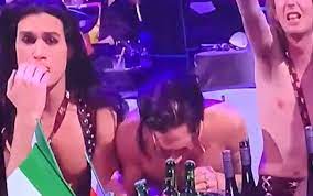 Not much is known about the singer's girlfriend. Esc 2021 Schnupft Maneskin Sanger Damiano David Live Im Tv Kokain