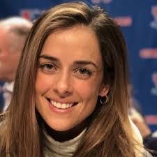 Lauren Oberlander's Instagram, Twitter & Facebook