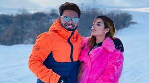 Rishabh pant shared the photograph of his girlfriend on instagram account this wednesday and mentioned that he wants to make her happy because she is the reason for his happiness. Meet Rishabh Pant S Girlfriend Isha Negi All We Know About Delhi Capitals Skipper S Beautiful Ladylove