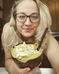 This just looks so delicious to me ..I just love smoothies, don't you ???  😊❤️😊