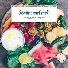Strawberries, avocados, and spinach dressed with poppy seeds and honey. Raus Ins Grune 25 Leckere Rezepte Fur Deinen Picknickkorb