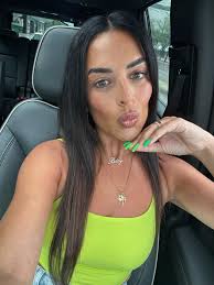 Betsy P (@itsbetsy_bitch) • Instagram photos and videos