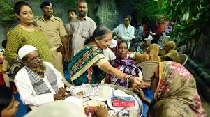 Pm modi apologised to her as the senator was busy attending 'howdy modi!' on her birthday. Pm Modi S Wife Jashodaben Attends Iftar In Ahmedabad