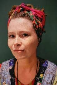 Holly Rivers's Instagram, Twitter & Facebook