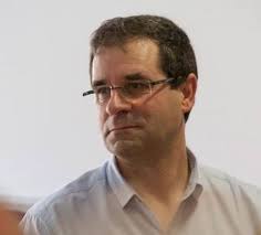 Olá a toda a rapaziada do blogue " Memórias..."** ***Por: Luís Abel Carvalho  (colaborador do Memórias...e outras coisas...)*** Escrevo esta meia dúzia  de linhas para dar um abraço Natalício a