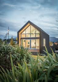 Photo 1 Of 14 In This 155k Tiny House In New Zealand Was Inspired By En 2020 Architecture Du Sud Architecture Mini Maison