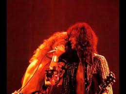 It was written about the great mississippi flood of 1927, the most. 04 When The Levee Breaks Led Zeppelin Live At Brussels 1 12 1975 Youtube
