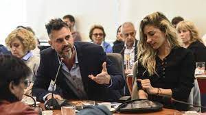 Ahora, a la lista se sumó leo montero que, sin nombrarla, deslizó una dura indirecta para la conductora.es una antigüedad comprar perros, no compren perros.no devuelvan perros comprados, como señoras mayores, comenzó montero en un segmento de mejor de noche, el programa que. El Conductor Leo Montero Hablo A Favor De Los Animales Y Pidio Penas Mas Duras La Gaceta Salta