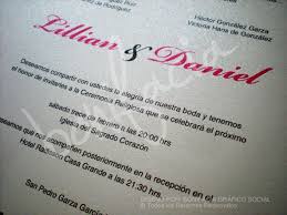 En las invitaciones deben figurar una serie de datos básicos que informan al receptor de la invitación de todos los detalles de la ceremonia y/o celebración. Invitaciones Negras Non Traditional Design Pagina 7