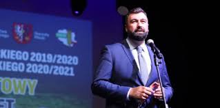 Jun 14, 2021 · szefem sztabu wyborczego był starosta płocki mariusz bieniek. Nieoficjalnie Starosta Plocki Wpadl Do Wisly Trwaja Poszukiwania Portal Plock Numer 1 W Plocku