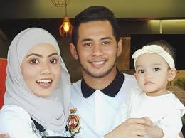 Kemelut rumahtangga fizo omar dan mawar karim akhirnya bertemu titik noktah apabila pasangan itu hari ini, fara sedih sangat dan terkesan dengan berita perpisahan fizo omar dan mawar karim. Saya Korbankan Kasih Sayang Untuk Kebahagiaan Fizo Sekeluarga Mawar Mahu Bercerai Bukan Sebab Harta Atau Orang Ketiga Sensasi Mstar