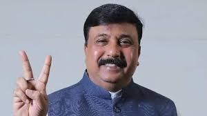 लुधियाना में कांग्रेस के पूर्व MLA संजय तलवार की कार पर फायरिंग, विंडो तोड़  सीट को भेद गई गोली