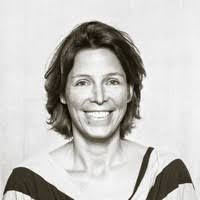 Barbara Wilde's Instagram, Twitter & Facebook