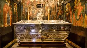 Din dorința de a ajuta comunitatea din care facem parte, în anul 2012 am înființat fundația sf. Moastele Sfantului Spiridon Vor Ajunge In BucureÈ™ti Basilica Ro