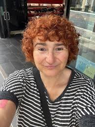 Importance of confidence in business introductions