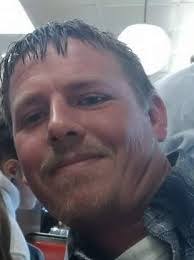 Dustin Puckett's Instagram, Twitter & Facebook