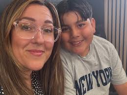 Leslie Vélez Official