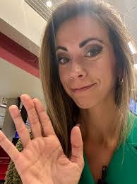 Lynne Dailey's Instagram, Twitter & Facebook