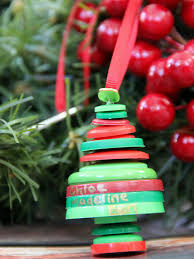 Christmas tree diy decoration ideas : Upcycle Buttons To Make A Christmas Ornament How Tos Diy