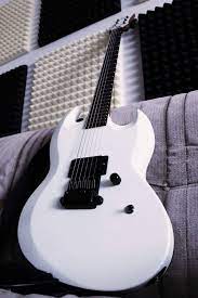 Pin On Single Pickup Guitars