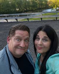 Laughing round the campfire, actually campground. Fun night Rhody  campers!!!! @mikemurraycomedian @rhondacoreycomedy #cleancomedy  #standupcomedy