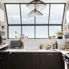 Une Cuisine Scandinave Lumineuse Leroy Merlin Cuisine Verriere Cuisine Moderne Blanche Toit En Verre