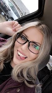 Isabelle Rowell's Instagram, Twitter & Facebook